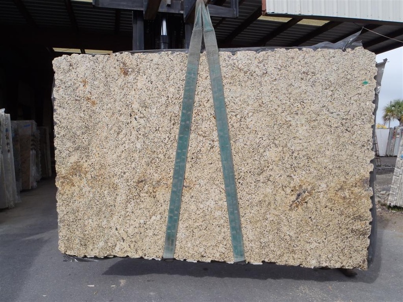TYPHOON GOLD 3CM LOT 3P238316 113X73.JPG